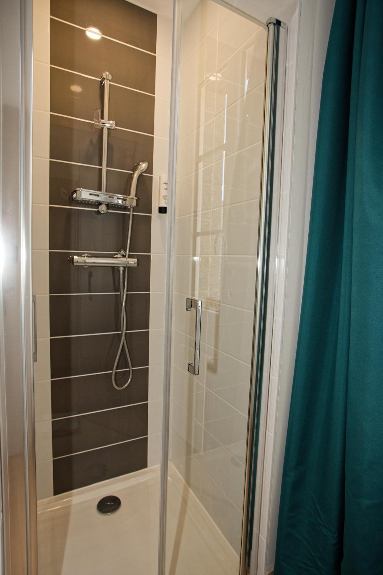 Hotel Ocean דינאן מראה חיצוני תמונה